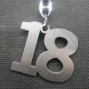 PORTACHIAVI NUMERO 18